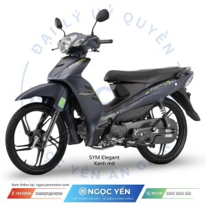 Xe máy SYM Elegant 50cc màu xám đậm, thiết kế nhỏ gọn, phù hợp di chuyển hàng ngày.