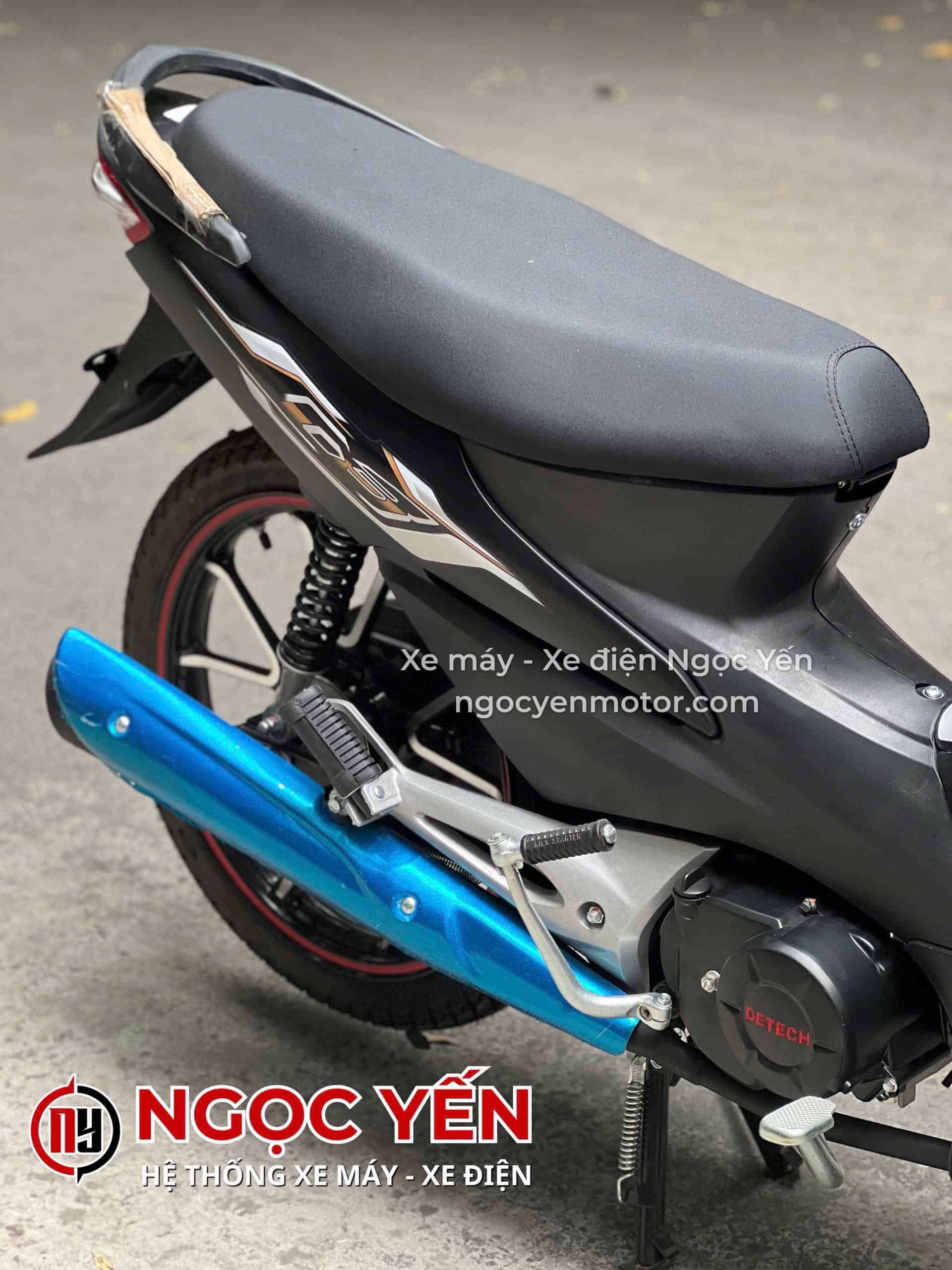 Xe máy 50cc Detech Alpha LED màu đen và xanh dương.