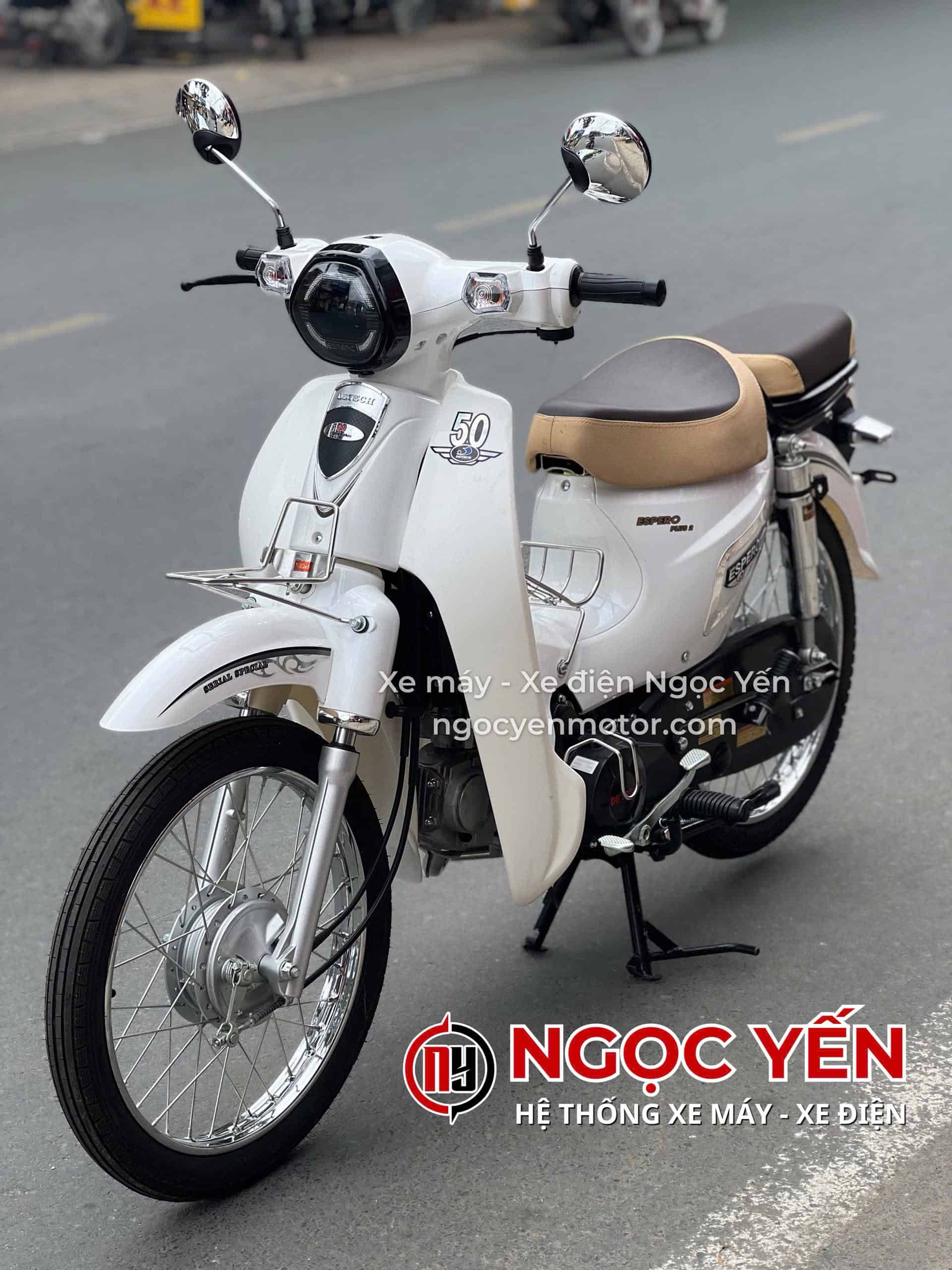 Xe máy 50cc Detech Espero Cub Kim Cương màu trắng, đèn pha, gương chiếu hậu.