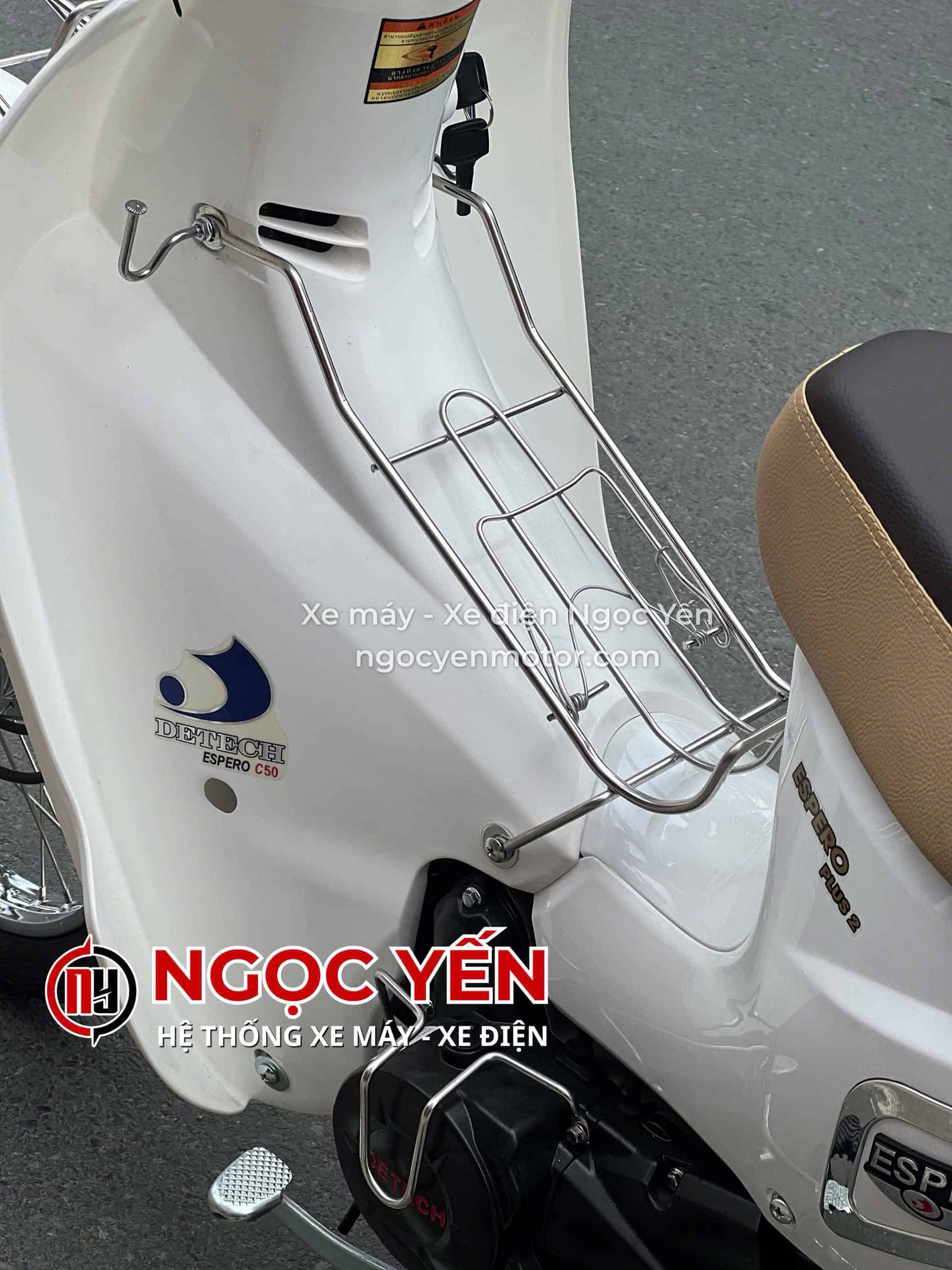 Xe máy 50cc Detech Espero Cub Kim Cương màu trắng.