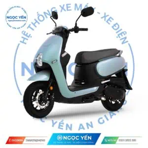 Xe máy 50cc SYM PRITI 50 màu xanh dương, thiết kế nhỏ gọn phù hợp di chuyển hàng ngày.
