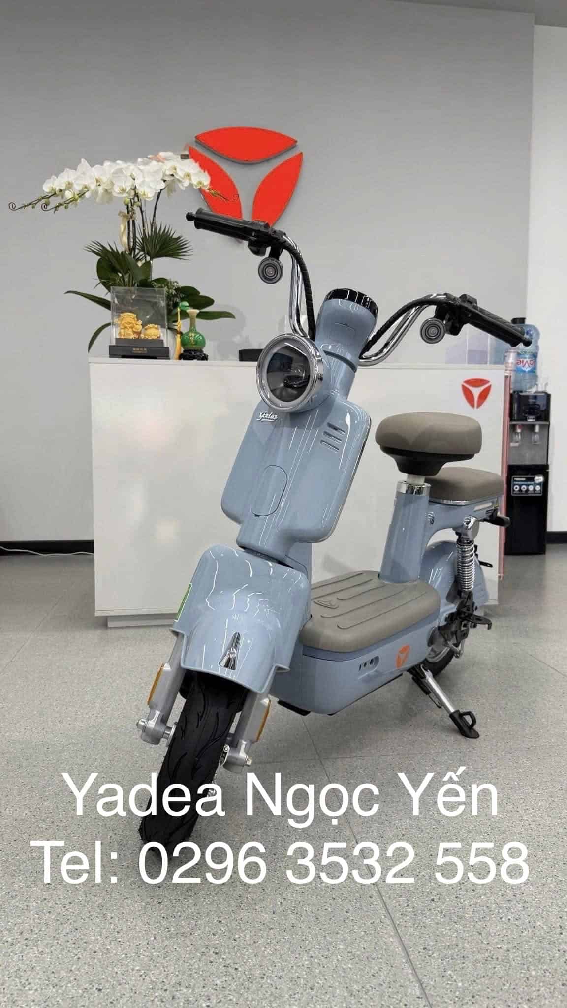 Xe đạp điện Yadea i8 màu xanh, thiết kế hiện đại, phù hợp di chuyển hàng ngày.