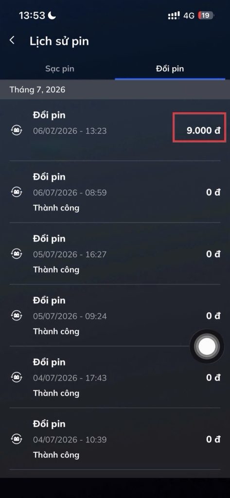 Giao diện lịch sử đổi pin điện thoại với các mốc thời gian và trạng thái.